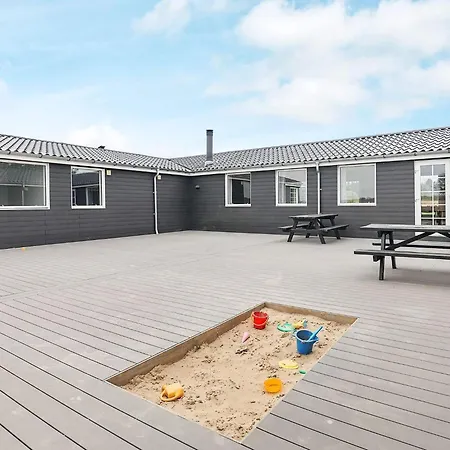 Casa de Férias 24 Person In